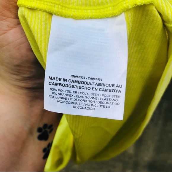 Men’s Yellow Nike Golf Polo - Picture 7 of 8